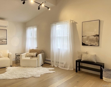 20 Walters Avenue - Photo Thumbnail 4