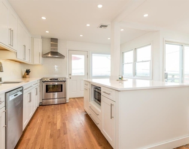 381 Lido Boulevard - Photo Thumbnail 6