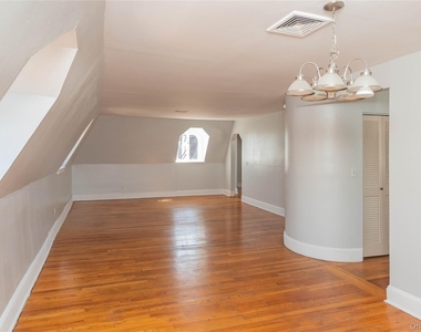 266 Grand Street - Photo Thumbnail 3