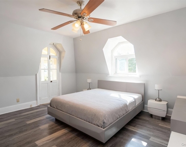 266 Grand Street - Photo Thumbnail 5