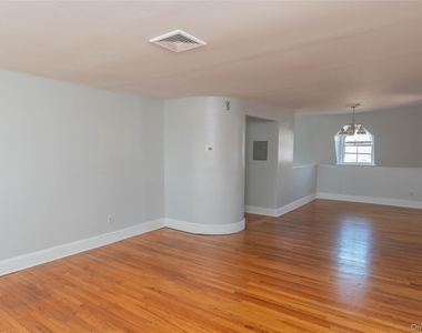 266 Grand Street - Photo Thumbnail 4