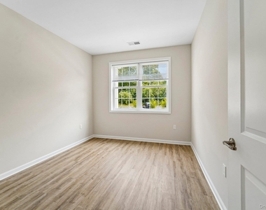 410 Tower Ridge Circle - Photo Thumbnail 9