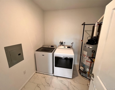 410 Tower Ridge Circle - Photo Thumbnail 14