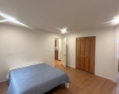 733 Jacqueline Drive - Photo Thumbnail 5