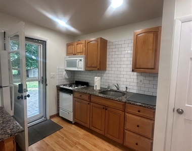733 Jacqueline Drive - Photo Thumbnail 3