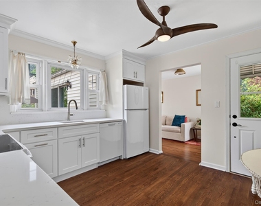 354 Eighth Avenue - Photo Thumbnail 6