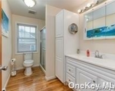 121 Forest Avenue - Photo Thumbnail 6