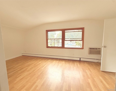8 College Drive - Photo Thumbnail 12