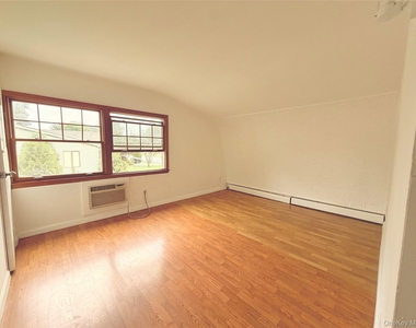 8 College Drive - Photo Thumbnail 9