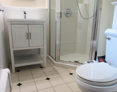 14 Piney Point Avenue - Photo Thumbnail 14