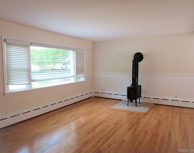 14 Piney Point Avenue - Photo Thumbnail 1