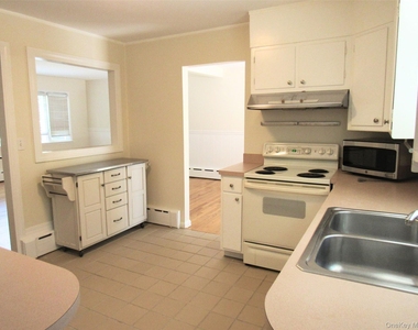14 Piney Point Avenue - Photo Thumbnail 6