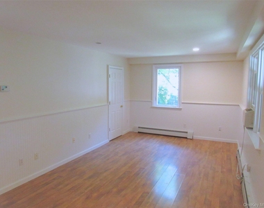 14 Piney Point Avenue - Photo Thumbnail 22