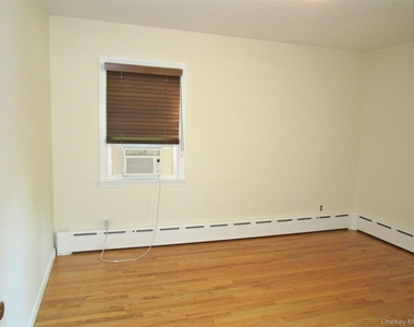 14 Piney Point Avenue - Photo Thumbnail 19