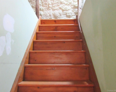 14 Piney Point Avenue - Photo Thumbnail 24