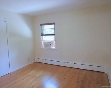 14 Piney Point Avenue - Photo Thumbnail 11
