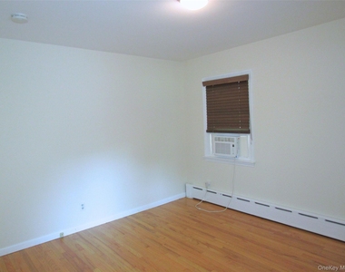 14 Piney Point Avenue - Photo Thumbnail 17