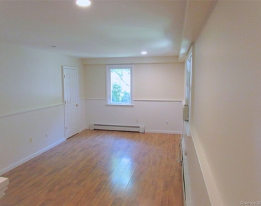 14 Piney Point Avenue - Photo Thumbnail 21