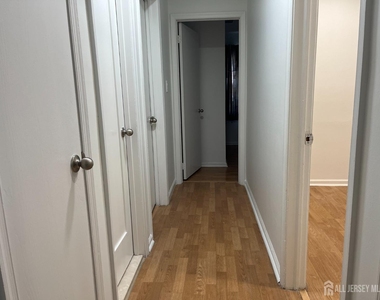 66 Netherwood Circle - Photo Thumbnail 12