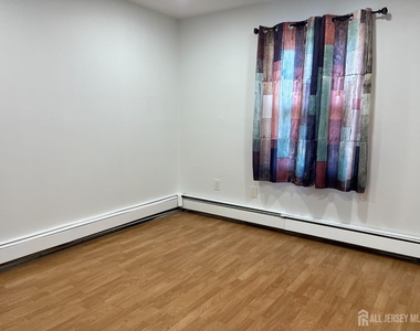 66 Netherwood Circle - Photo Thumbnail 17