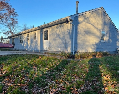 66 Netherwood Circle - Photo Thumbnail 2