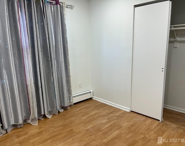 66 Netherwood Circle - Photo Thumbnail 15