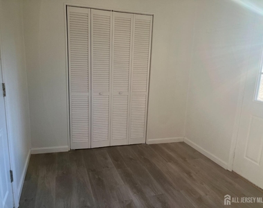 66 Netherwood Circle - Photo Thumbnail 11
