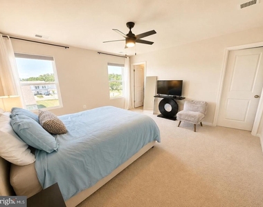 33 Apollo Road - Photo Thumbnail 6