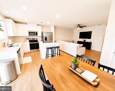 33 Apollo Road - Photo Thumbnail 16