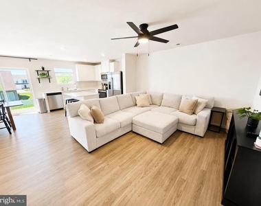33 Apollo Road - Photo Thumbnail 14