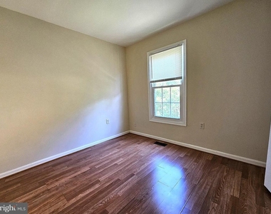 7339 Rokeby Drive - Photo Thumbnail 19