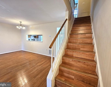 7339 Rokeby Drive - Photo Thumbnail 10