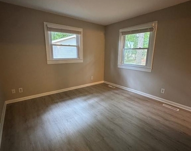 110 Edgehill Drive - Photo Thumbnail 20