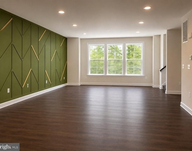 4118 Elmwood Street - Photo Thumbnail 3
