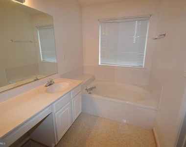4209 Trumbo Court - Photo Thumbnail 19