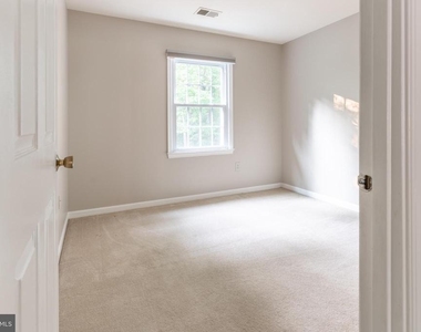 8020 Bethelen Woods Lane - Photo Thumbnail 22