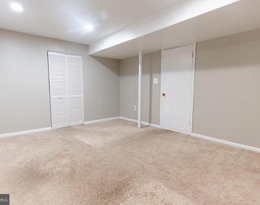8020 Bethelen Woods Lane - Photo Thumbnail 30