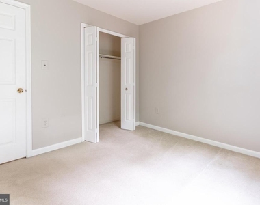 8020 Bethelen Woods Lane - Photo Thumbnail 17
