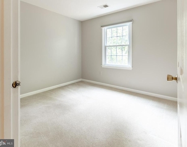 8020 Bethelen Woods Lane - Photo Thumbnail 16