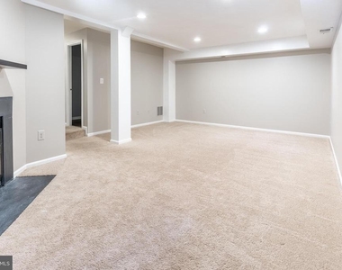8020 Bethelen Woods Lane - Photo Thumbnail 26