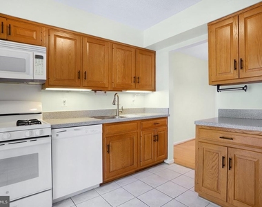 1526 Moorings Drive - Photo Thumbnail 14