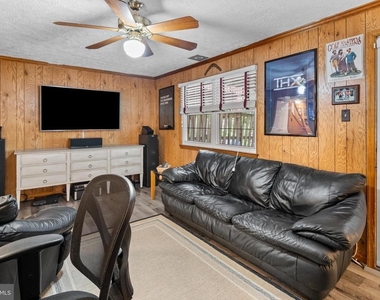 8113 Loving Forest Court - Photo Thumbnail 35