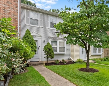 8113 Loving Forest Court - Photo Thumbnail 2