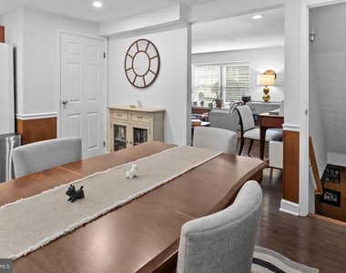 8113 Loving Forest Court - Photo Thumbnail 14