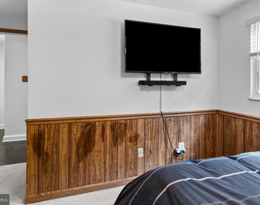 8113 Loving Forest Court - Photo Thumbnail 30