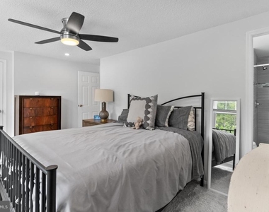 8113 Loving Forest Court - Photo Thumbnail 23