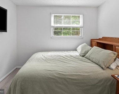 8113 Loving Forest Court - Photo Thumbnail 28