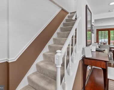 8113 Loving Forest Court - Photo Thumbnail 11