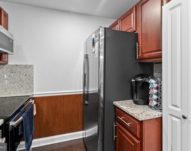 8113 Loving Forest Court - Photo Thumbnail 18
