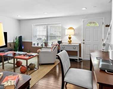 8113 Loving Forest Court - Photo Thumbnail 9